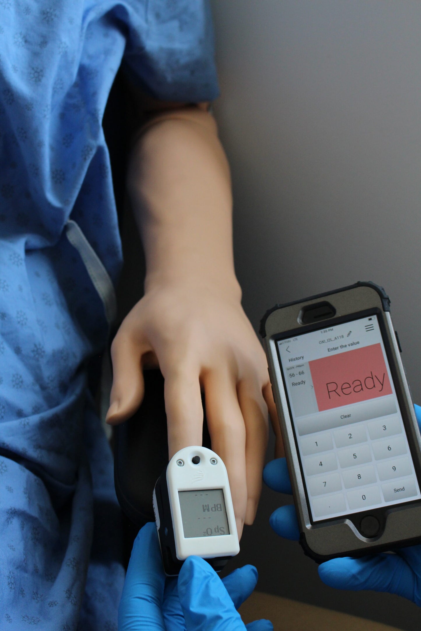 Pulse Oximeter for medical simulation training image 1