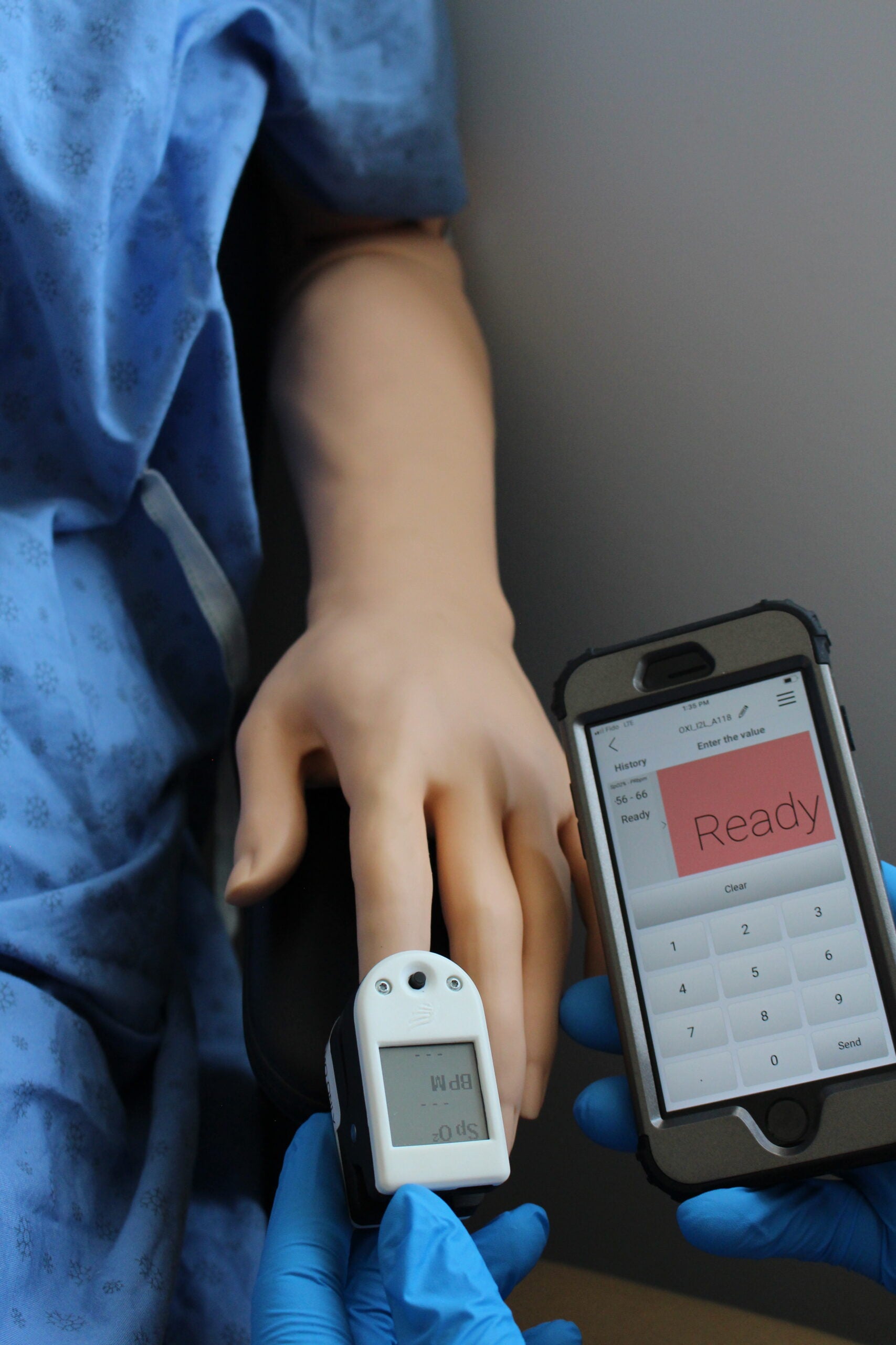 Pulse Oximeter for medical simulation training image 1