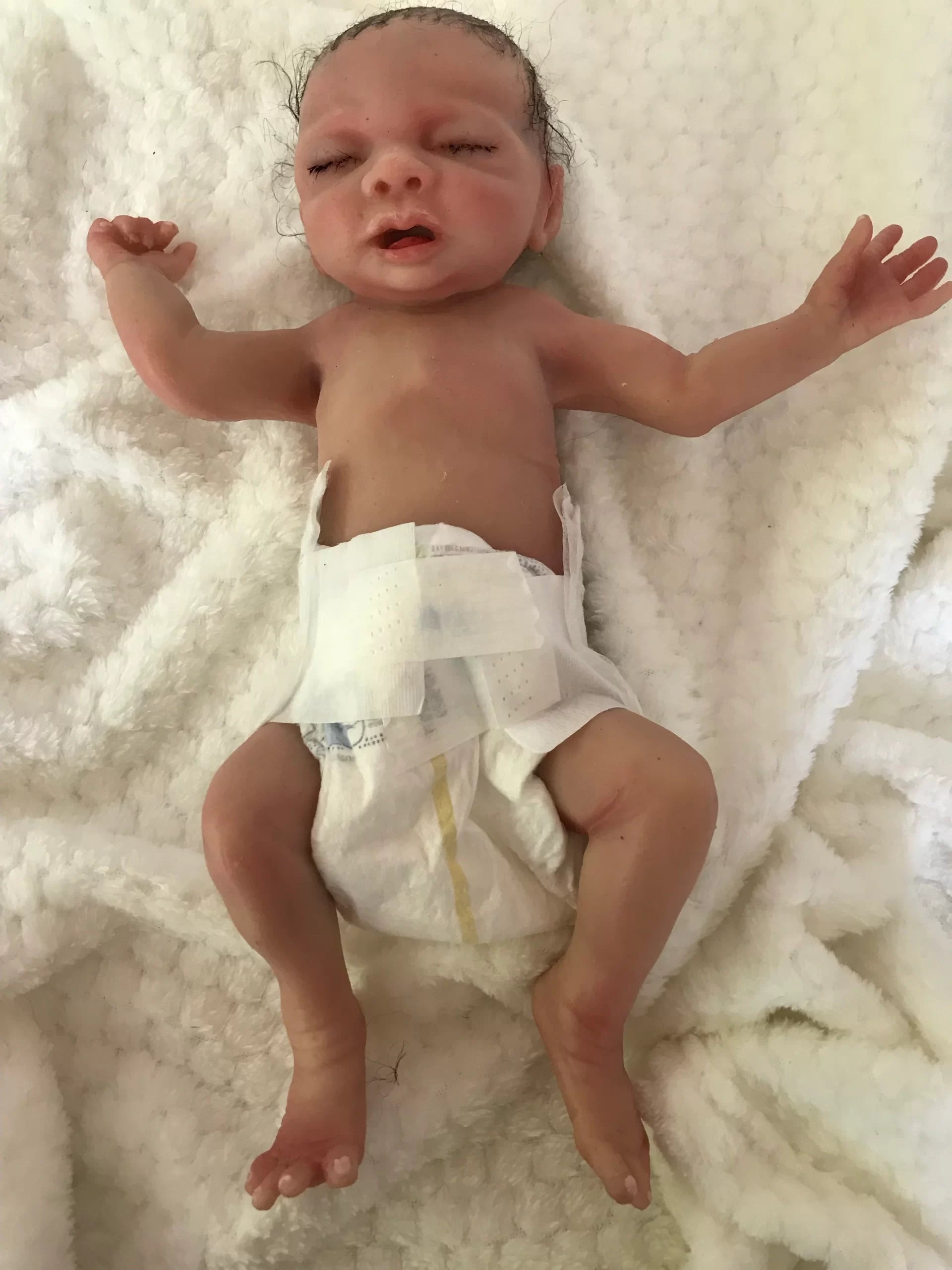 MO811 Baby Lara preemie birthing baby image 2