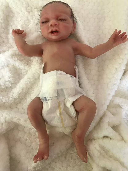 MO811 Baby Lara preemie birthing baby image 2