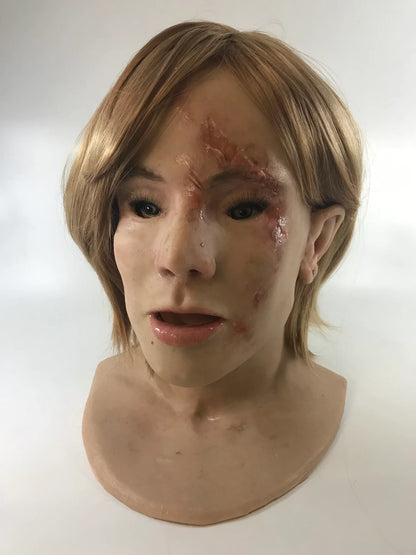 MM406 Darlene - Simman female injured face overlay image 2