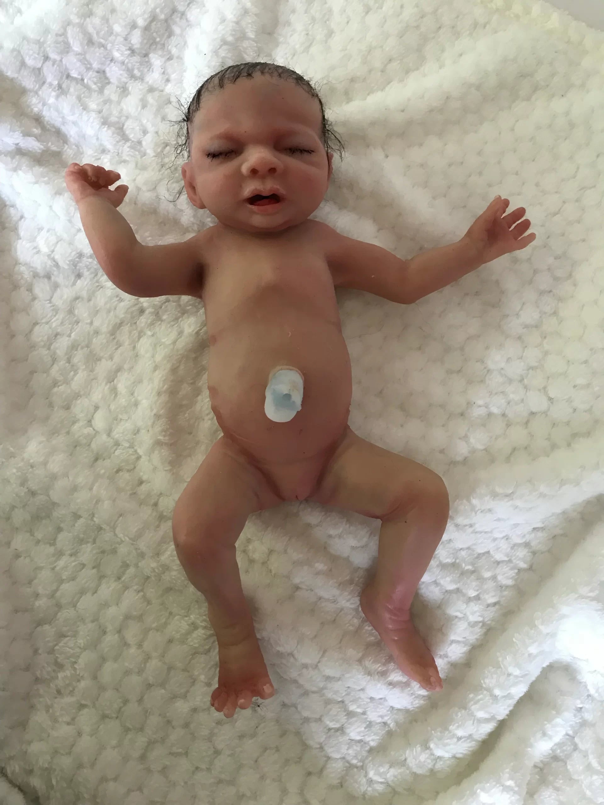 MO811 Baby Lara preemie birthing baby image 3