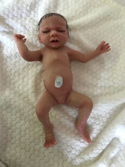 MO811 Baby Lara preemie birthing baby image 3